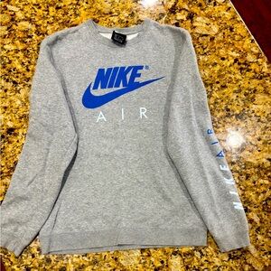 Nike Air Crew Neck Sweatshirt Size medium women or Unisex EUC